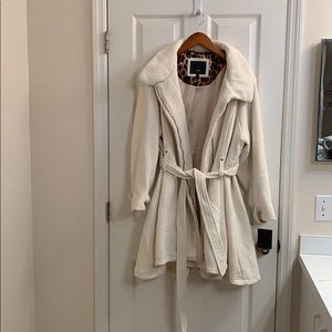 NWT Ivory colored Steve Madden belted coat